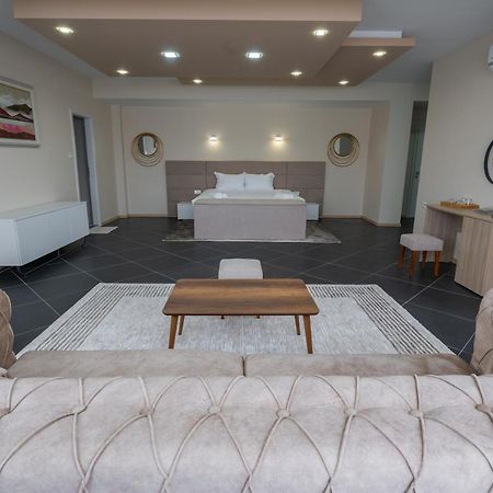 Hotel & Resort Bon Bon Suto Orizari Eksteriør bilde
